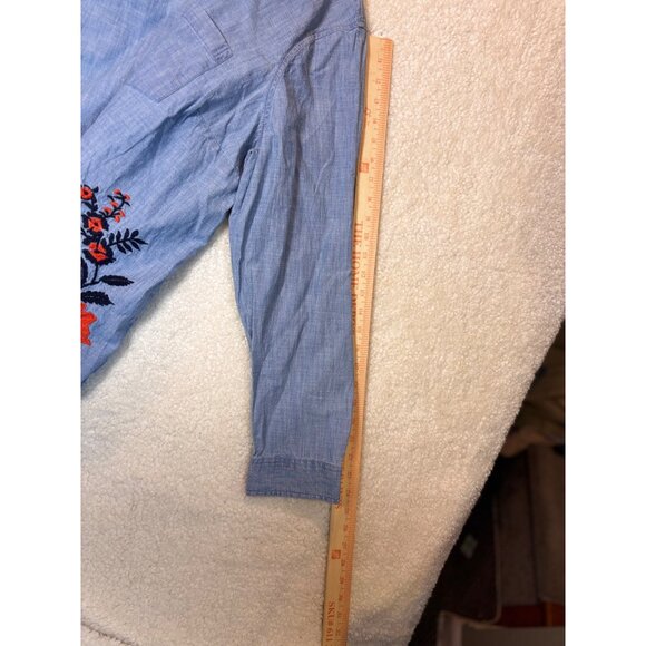 Womens Chambray Embroidered Floral Button-Up Shirt L Old Navy - Picture 11 of 14